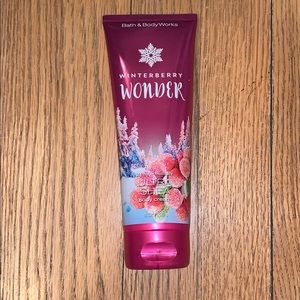 Winterberry Wonder body cream